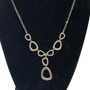 Women’s Silver tone interlocking oval shaped fashion collar necklace 16”